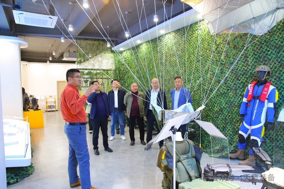 安慶市迎江區領導一行蒞臨天鷹裝備交流考察
